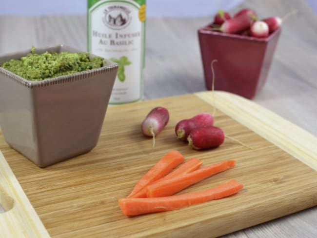 Dips de légumes et pesto de fanes de radis