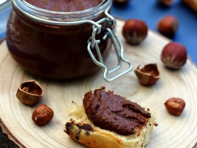 Pâte à tartiner au chocolat et noisettes