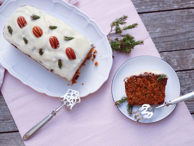 Carrot cake végétalien avec glaçage à base de noix de cajou