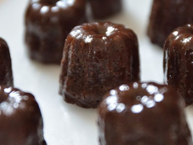 Mini-canelés chocolat-fève tonka