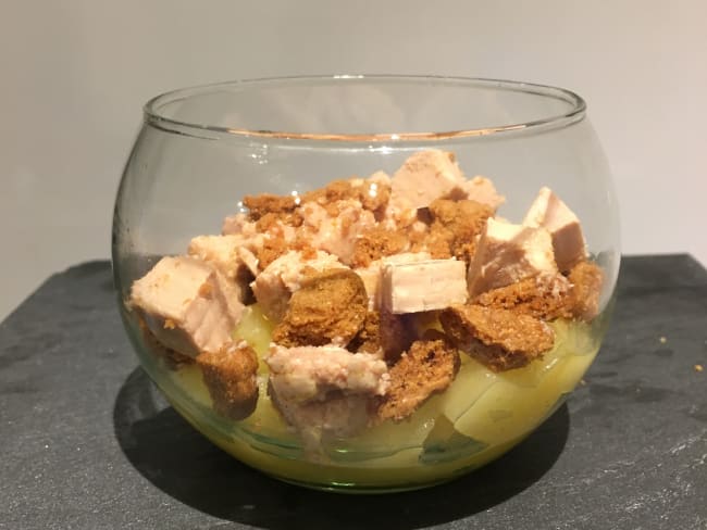 Entrée de foie gras aux pommes en crumble de spéculoos