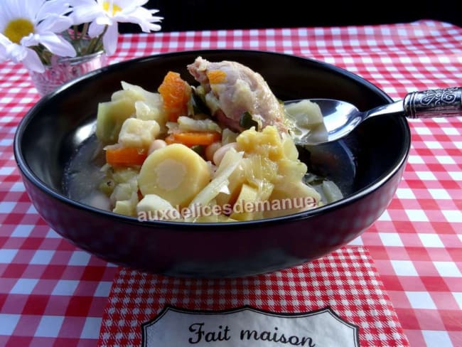 Soupe aux légumes, haricots coco et poulet fumé