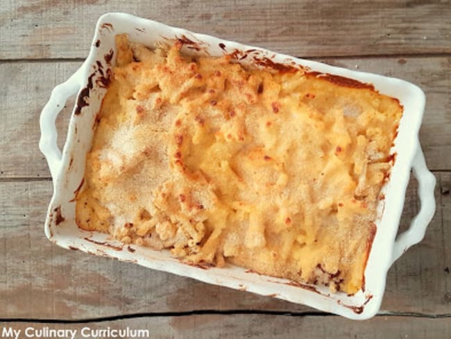 Mac and cheese : un gratin de macaronis à la béchamel et au cheddar