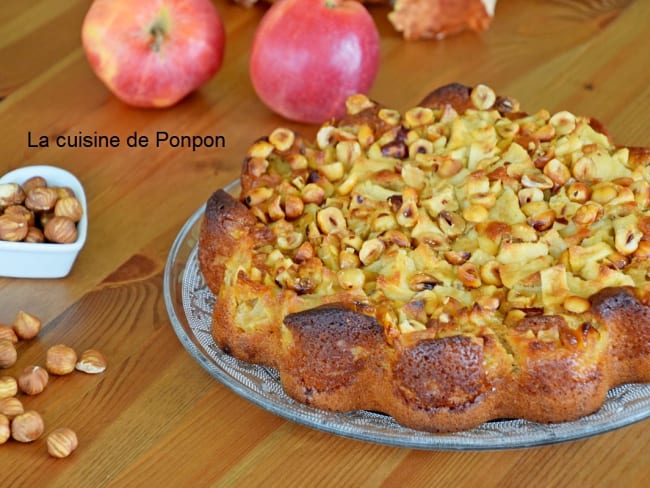 Gâteau aux pommes et noisettes