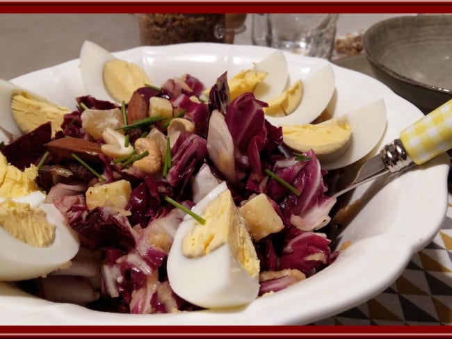 Salade trévise aux pommes, comté et oignons caramélisés