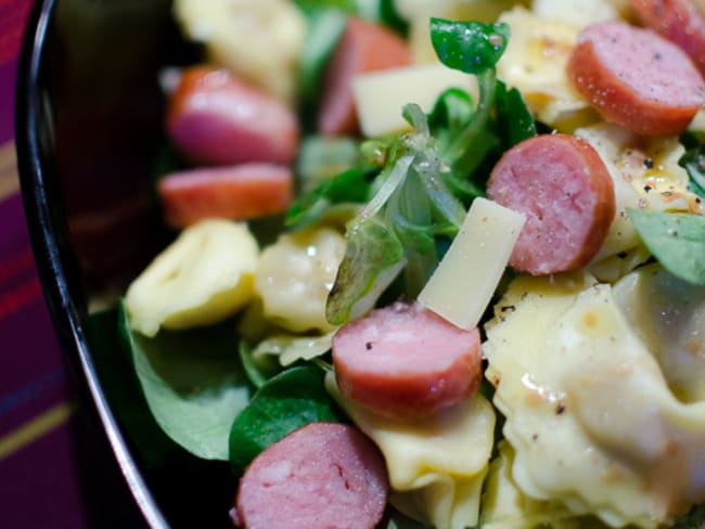 Salade de ravioles, de Comté et de saucisses