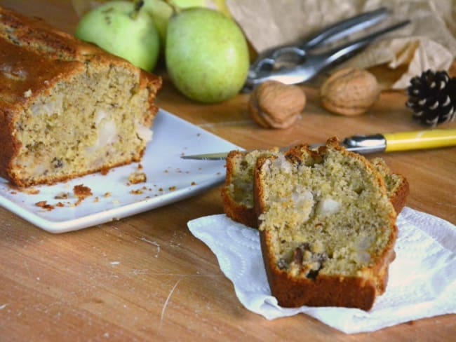 Cake d'automne poires, noix, noisette