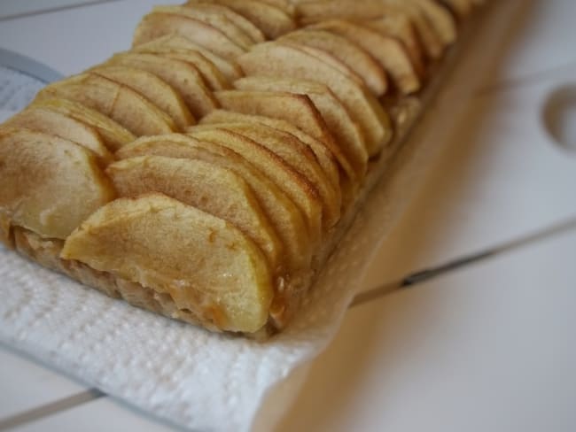 La tarte aux pommes sur base de flocons d'avoine