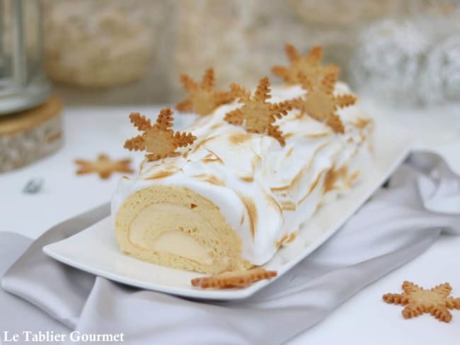 La bûche de Noël comme une tarte au citron meringuée