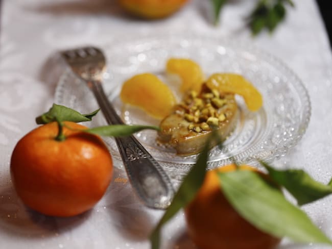 Escalopes de foie gras poêlées aux clémentines et aux pistaches