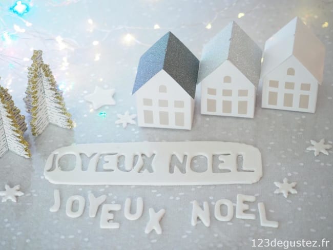 Déco de Noël facile en pâte à sucre pour décoration de bûches 