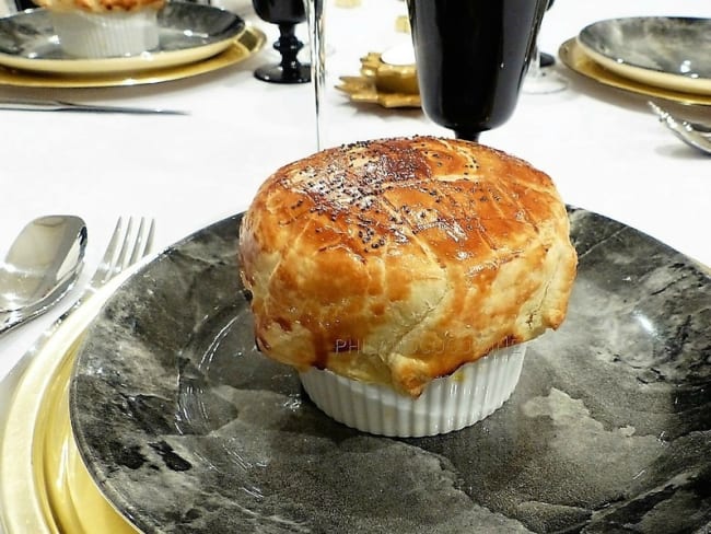 Cassolette de la mer en croûte feuilletée