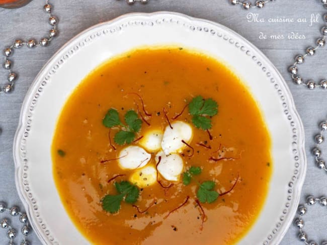 Velouté de potiron à la coriandre et oeufs de caille pochés