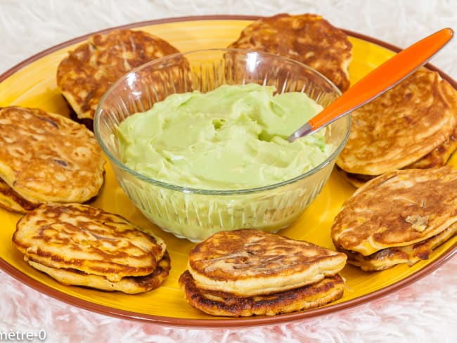 Blinis au maïs, mousse d'avocat pour un apéritif