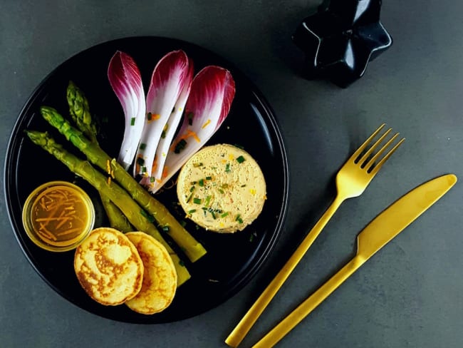 Timbale de crevettes au whisky, asperges vertes, vinaigrette aux agrumes