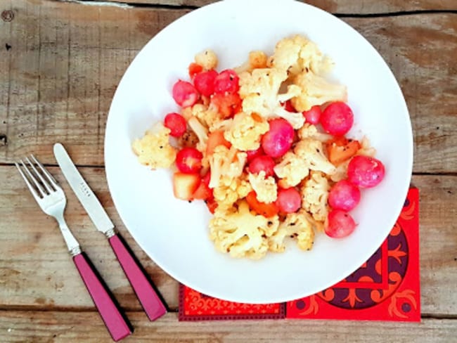 Poêlée de chou-fleur, radis et pommes au sirop d'érable