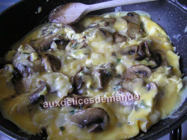 Omelette aux champignons de Paris et parmesan