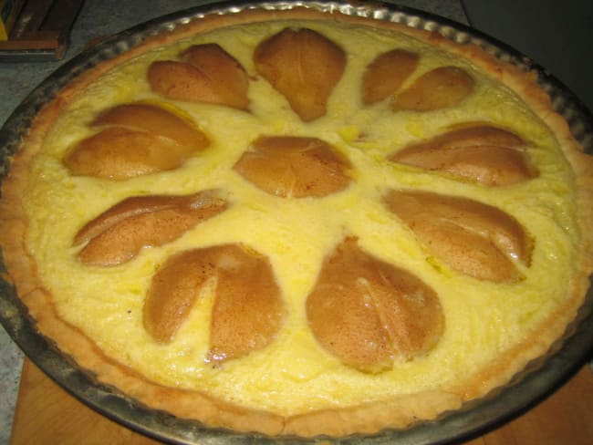 Tarte sablée bourdaloue poire et crème d'amandes