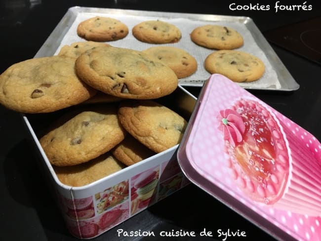 Cookies aux pépites et chunks de chocolat fourrés au Nutella