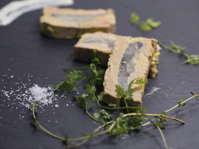 Terrine de foie gras aux coeurs d'artichaut et crème d'anchois