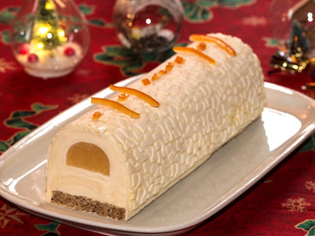 Bûche de Noël bavaroise au chocolat blanc et insert mandarine