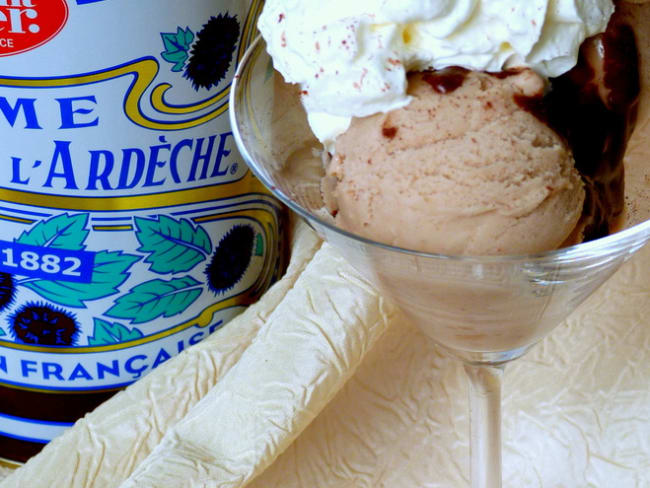 Coupe glacée à la crème de marrons et marrons glacés