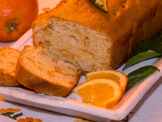 Cake aux oranges confites et à la fleur d'oranger pour un goûter d'hiver