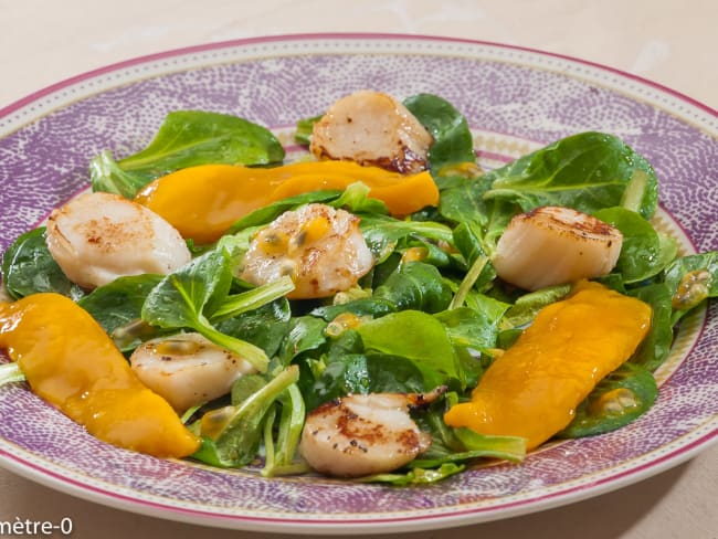 Salade de saint jacques à la mangue légère et festive