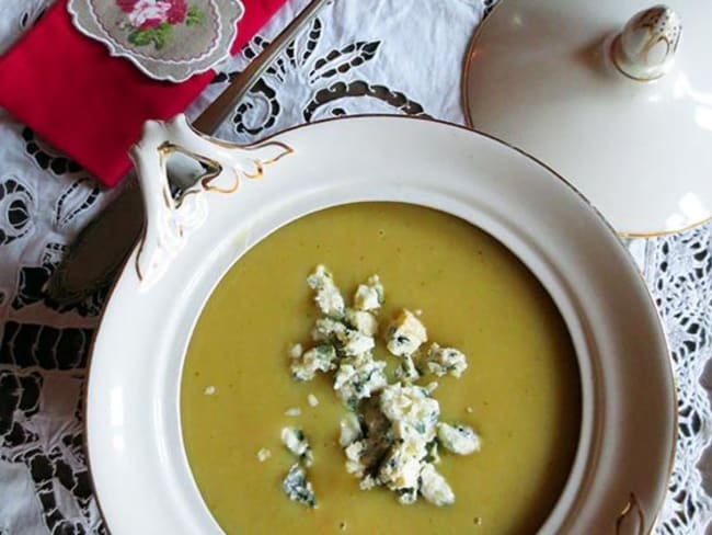 Soupe céleri, panais et roquefort