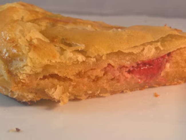 Galette des rois fraise-nougat pour l'épiphanie