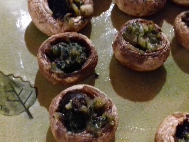 Escargots en nids de champignons pour l'apéritif