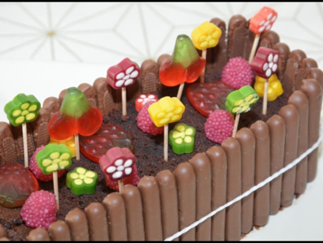 Cake au chocolat d'anniversaire