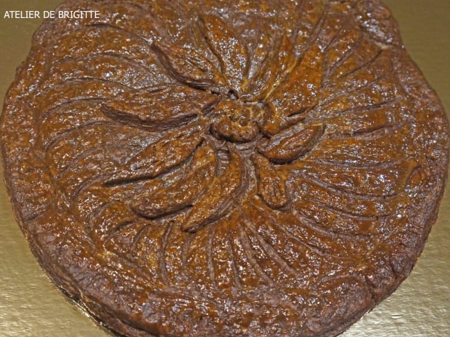 Galette feuilletage chocolat, crème d'amandes, poires et chocolat