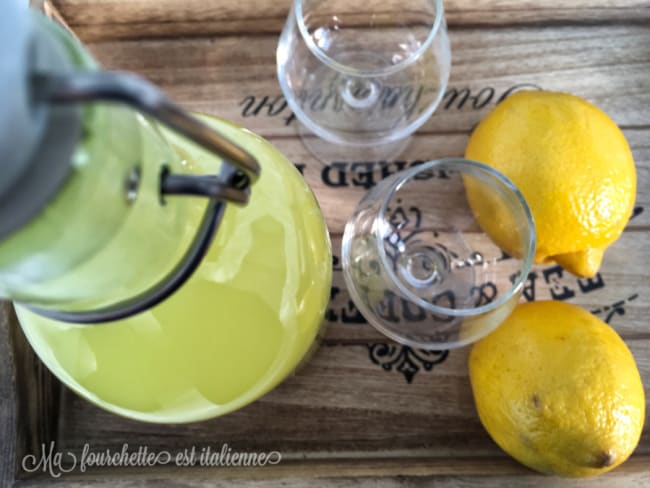 Limoncello facile fait maison (liqueur de citron italienne)
