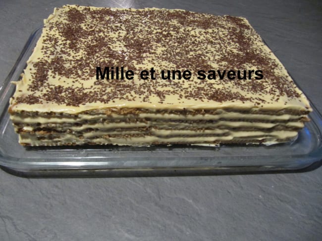 Gâteau sans cuisson avec biscuit et confiture de lait