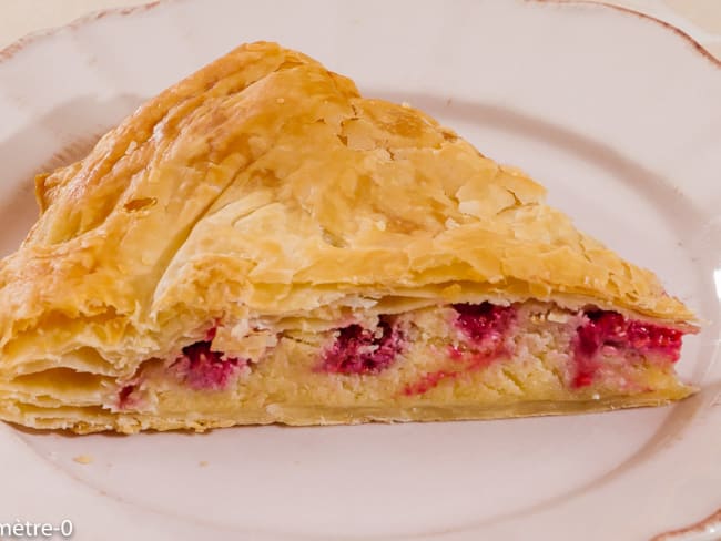 Galette des rois à la frangipane et aux framboises pour la fête des Rois mages