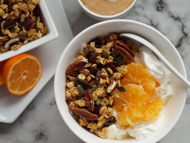 Granola orange, cranberry et chocolat