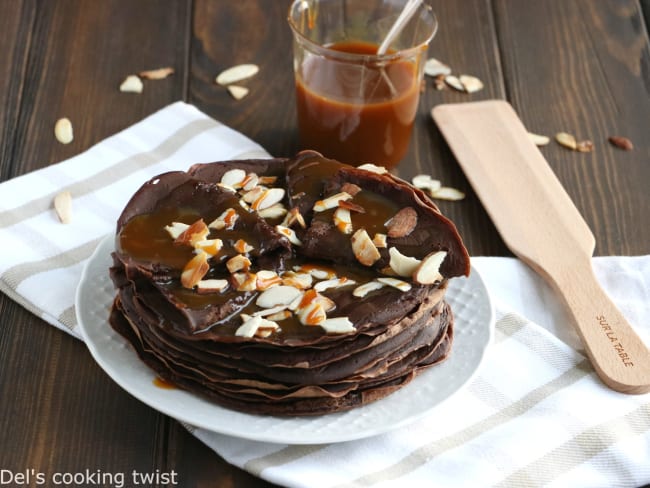 Crêpes vegan tout chocolat et sauce caramel