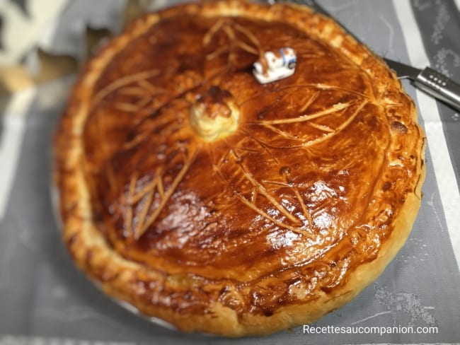 Galette des rois noisettes et fudge caramel