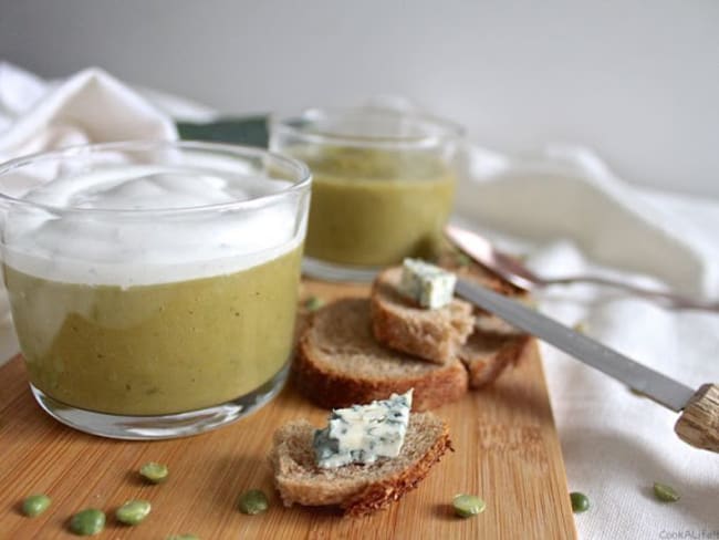 Velouté de poireau et pois cassés, chantilly au Bleu d'Auvergne