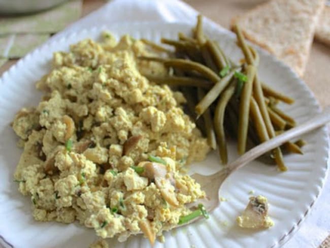 Tofu brouillé aux champignons