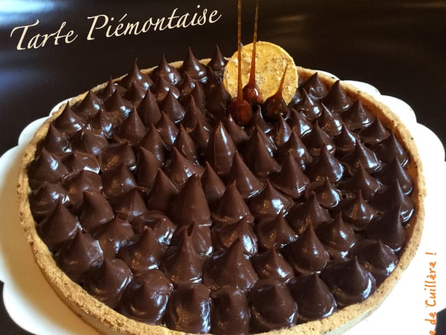 Délicieuse tarte Piémontaise au chocolat noir et aux noisettes