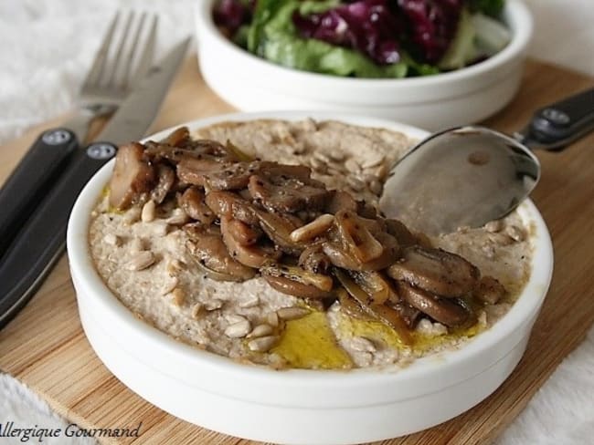 Porridge crémeux aux flocons de quinoa et champignons