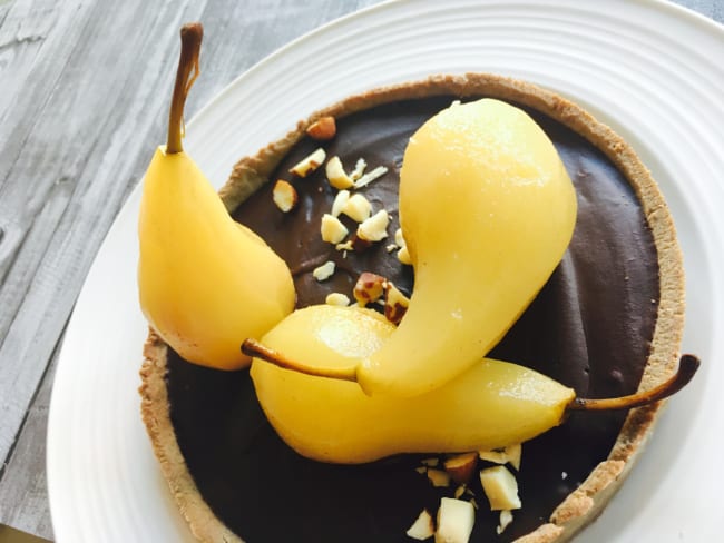 Tarte chocolat praliné et poires pochées