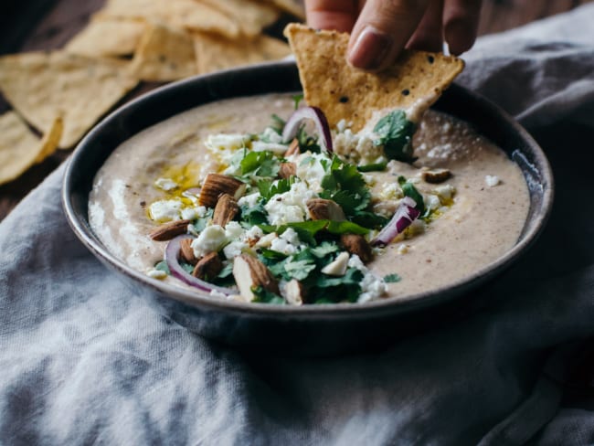 Houmous de haricots blancs et amandes : dip apéro