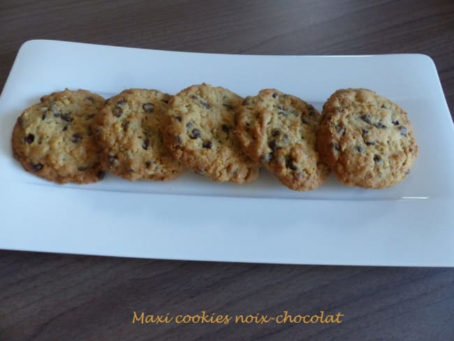 Maxi cookies noix-chocolat