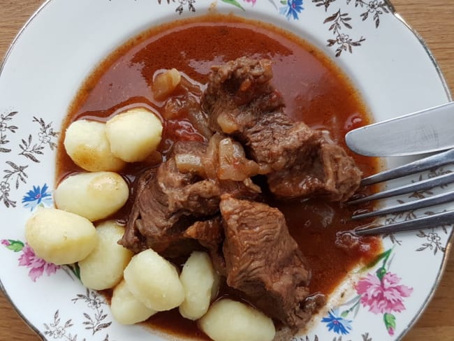 Goulash de boeuf à la hongroise