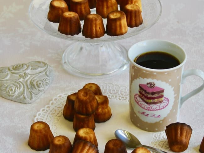 Cannelés bordelais