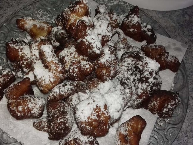 Bugnes lyonnaises : des beignets de Carnaval ou de Mardi Gras