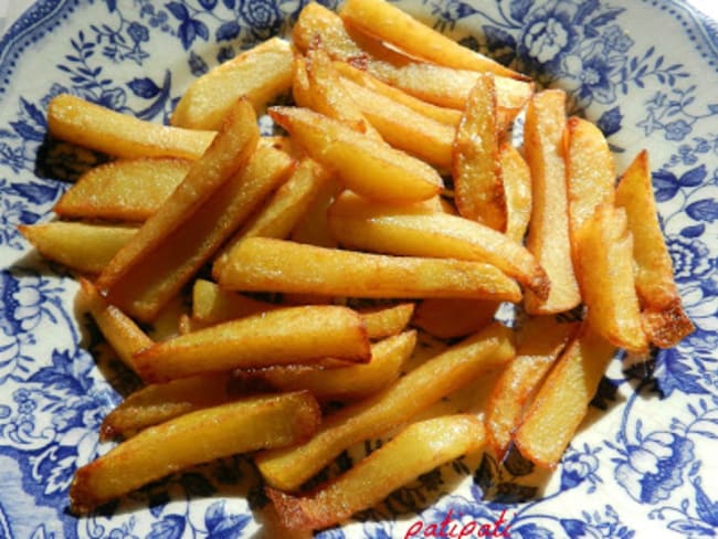 Frites maison à la belge avec des bintjes et de la graisse de boeuf